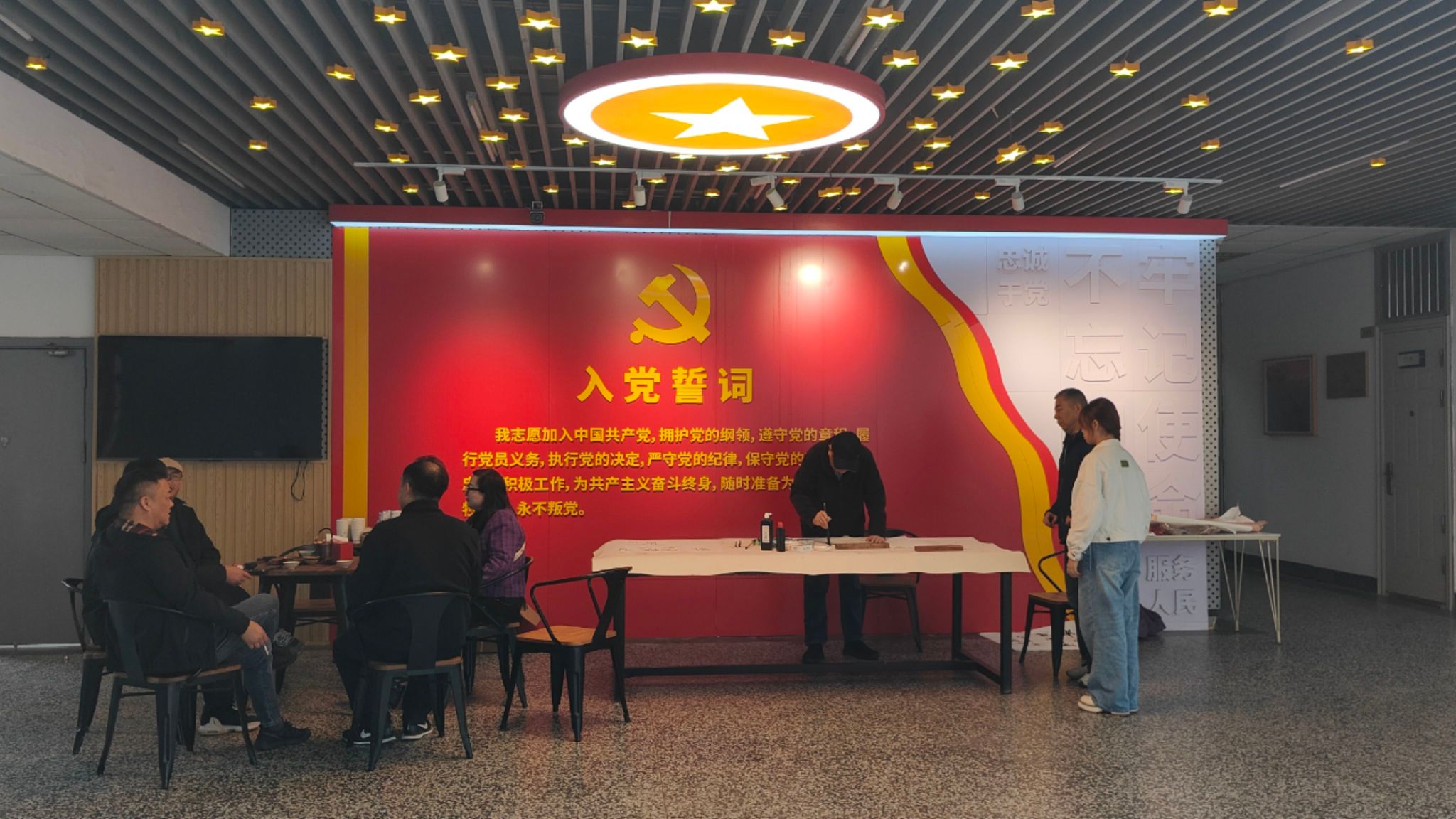 艺术与设计学院举办“艺脉相承 设计未来”2025校友返校日活动 -艺术与设计学院